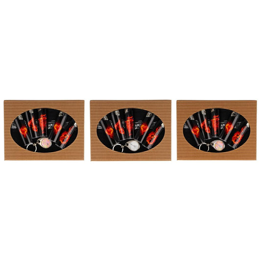 Geschenkset mit schwarzem Gästehandtuch mit Notenbordüre, Schlüsselanhänger und Elektronische Feuerzeuge Flammen