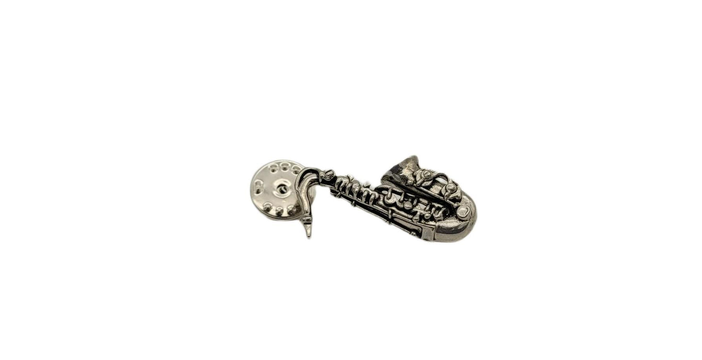 Saxophon Pin, versilbert, matt