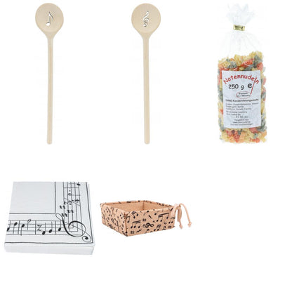 Gift set with 2 cooking spoons, 250 g of pasta, 250 ml of basil pasta sauce, napkins