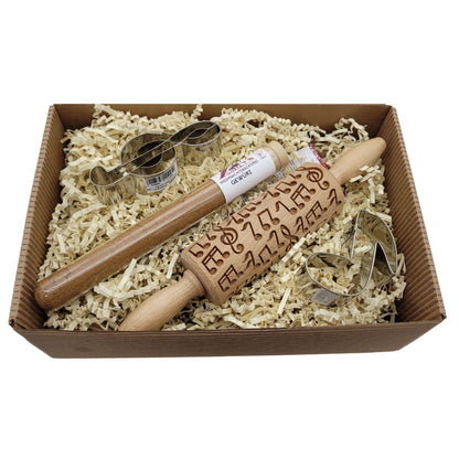 Christmas baking gift set with motif rolling pin music, cookie cutter and spice