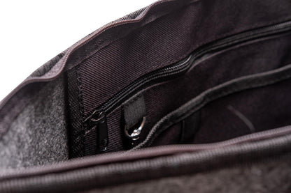 Filz-Henkeltasche mit schwarzen Noten