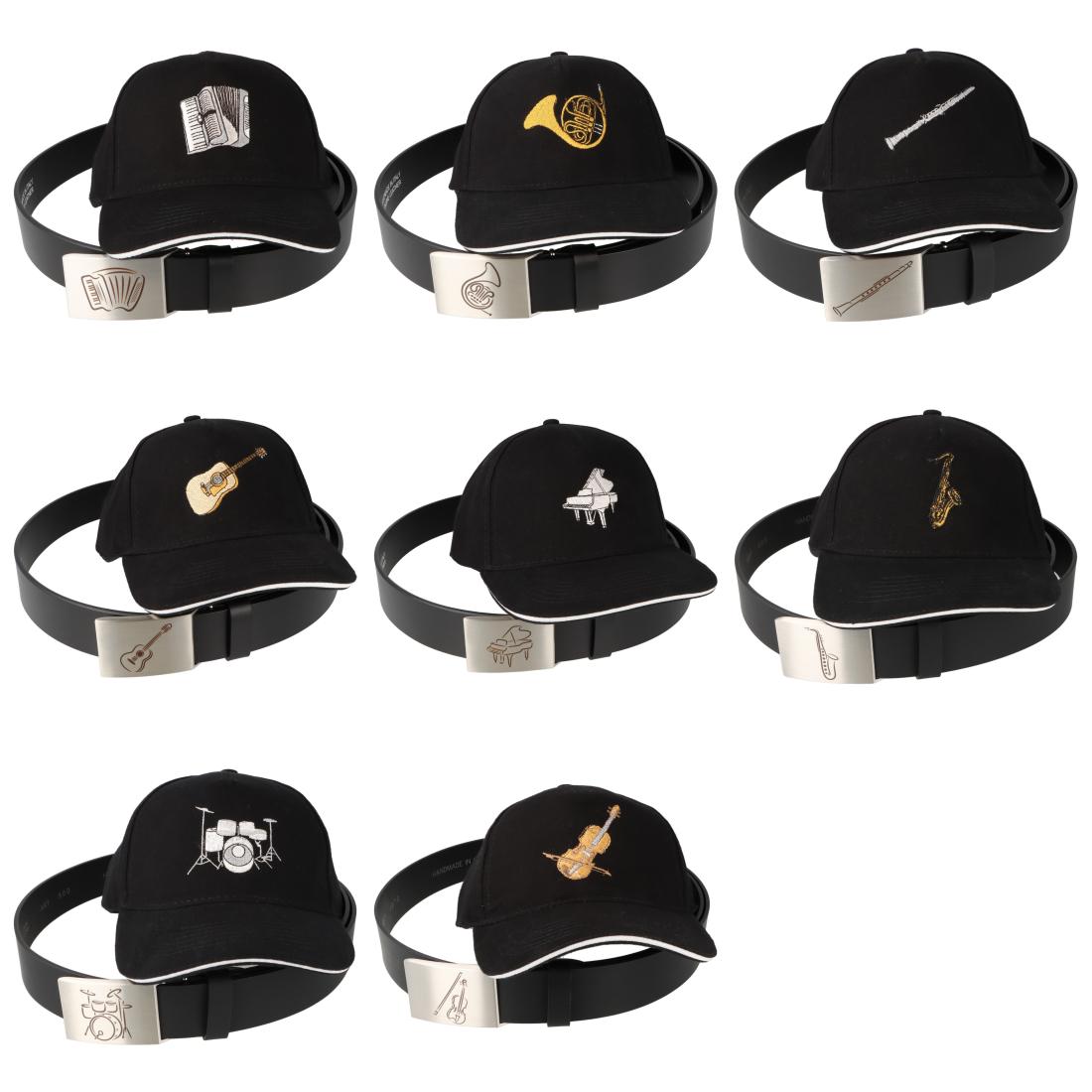 Ledergürtel und Schließe mit diversen Instrumenten und schwarzes Baseball-Cap mit eingestickten Instrumenten