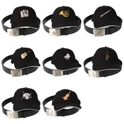 Ledergürtel und Schließe mit diversen Instrumenten und schwarzes Baseball-Cap mit eingestickten Instrumenten