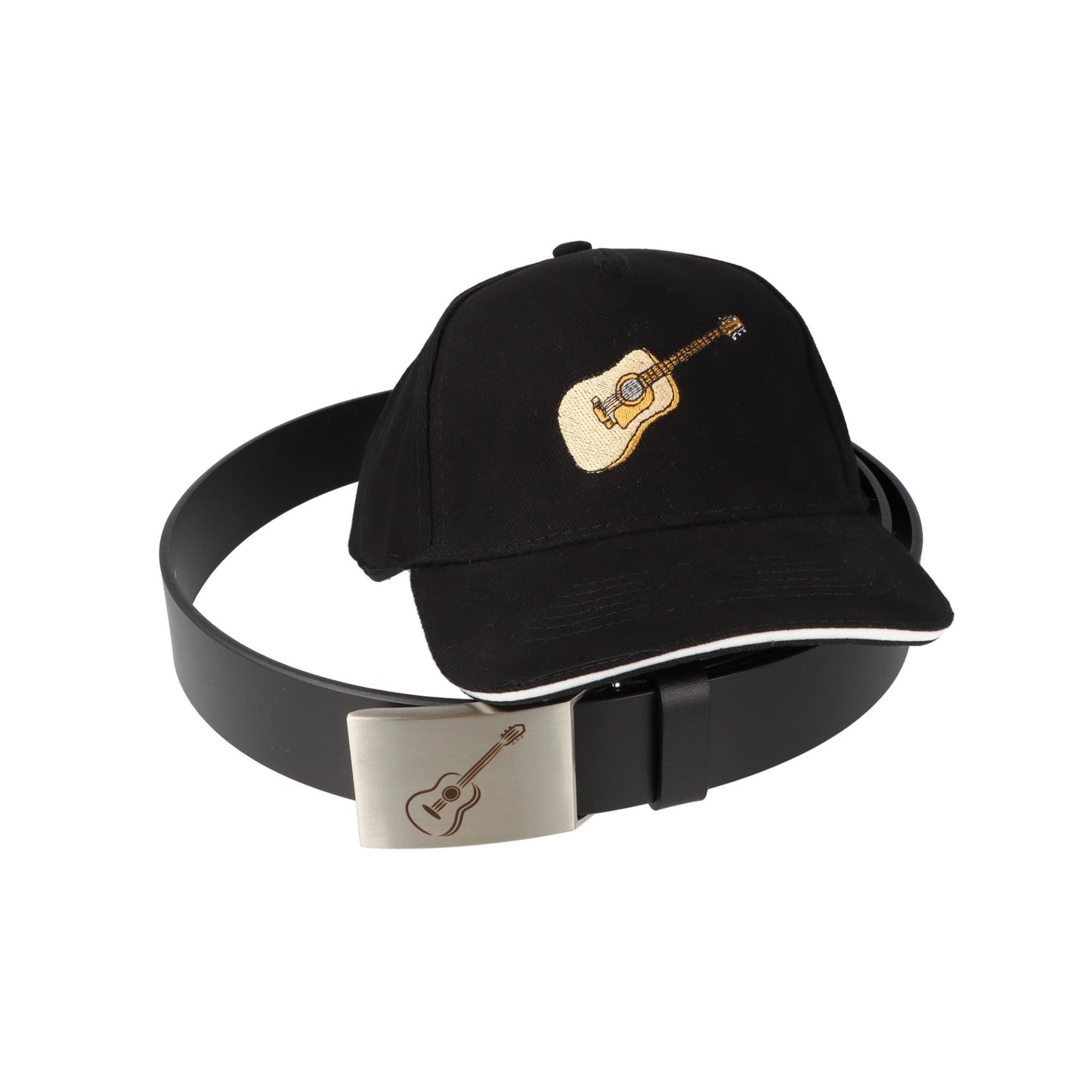 Ledergürtel und Schließe mit diversen Instrumenten und schwarzes Baseball-Cap mit eingestickten Instrumenten