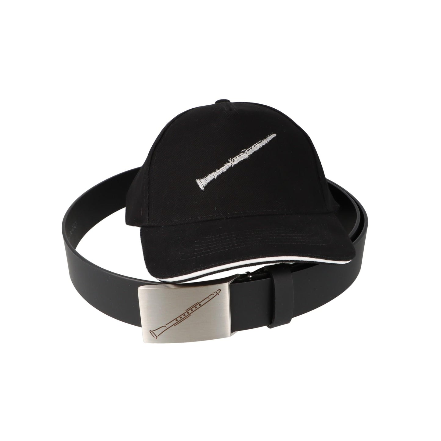 Ledergürtel und Schließe mit diversen Instrumenten und schwarzes Baseball-Cap mit eingestickten Instrumenten