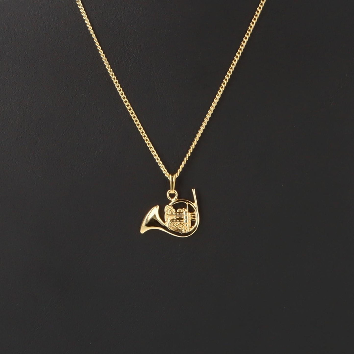 Horn-Anhänger, mit Kette, versilbert oder vergoldet